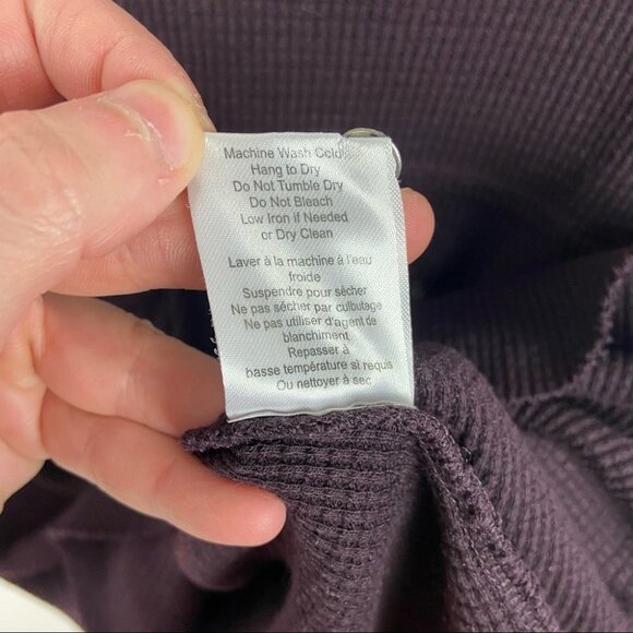 Aritzia TNA Waffle Knit Henley Pullover Sweater Size XS Long Sleeve Knit Top - Picture 7 of 9